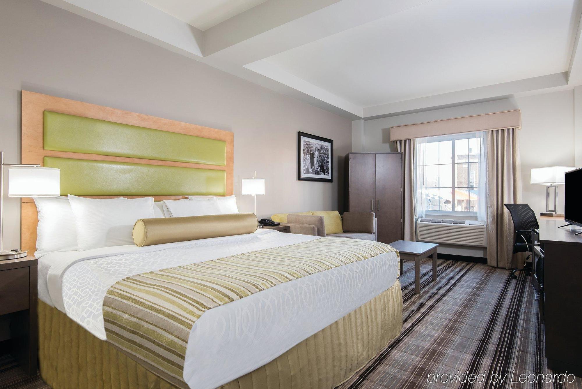 La Quinta By Wyndham Brooklyn East Hotel New York City Exterior photo