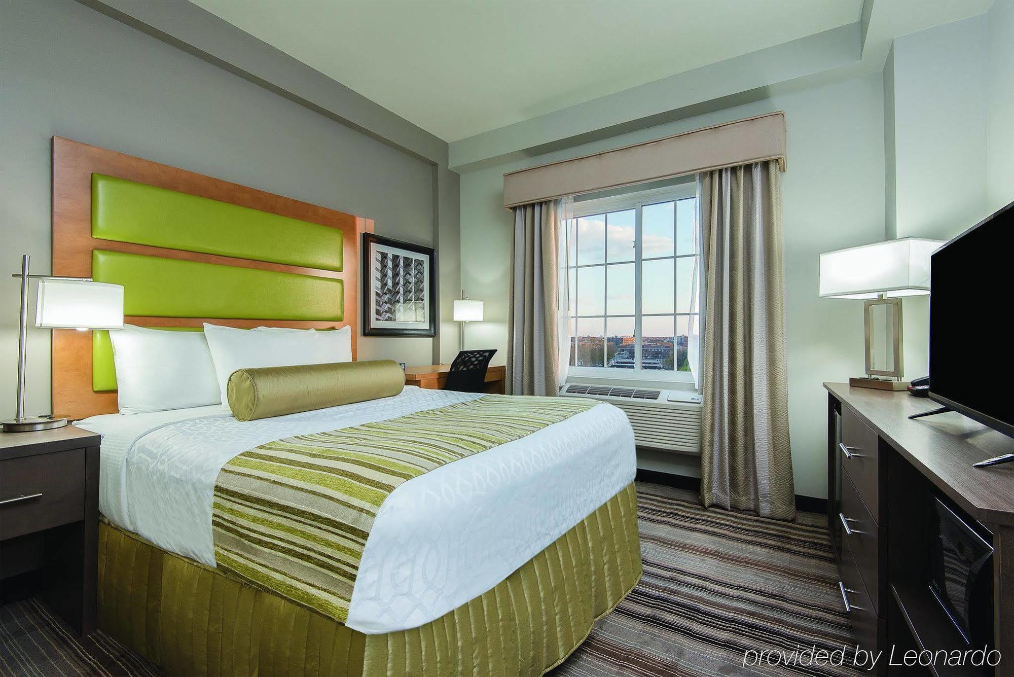 La Quinta By Wyndham Brooklyn East Hotel New York City Exterior photo