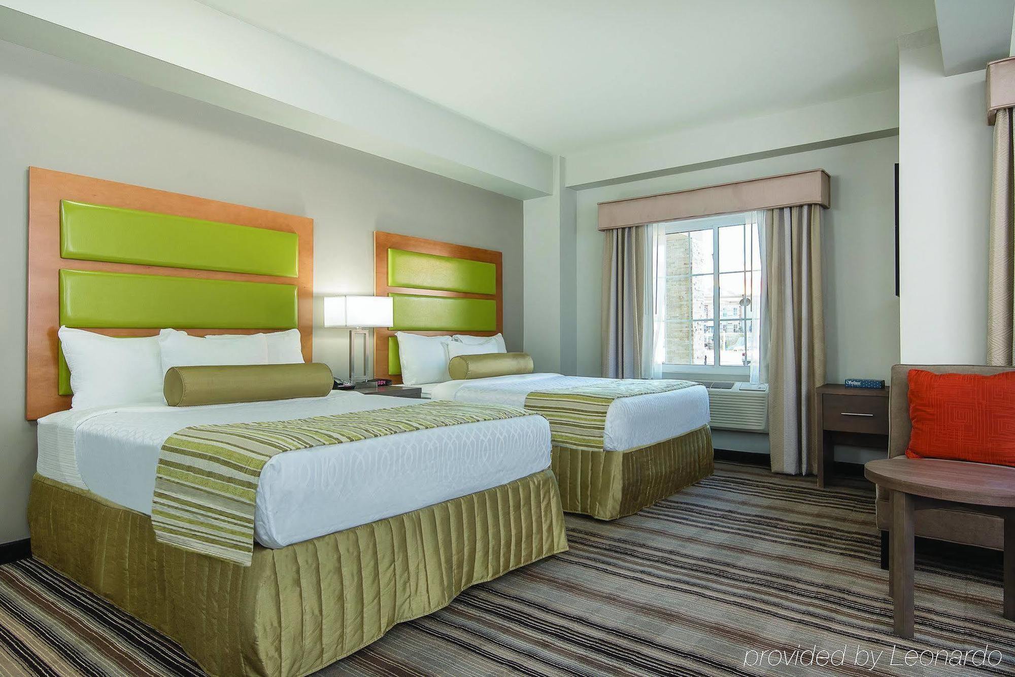 La Quinta By Wyndham Brooklyn East Hotel New York City Exterior photo